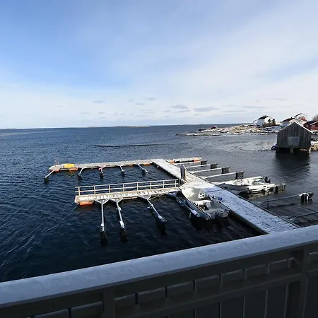 Brygge Hotel Hopen (Smola)